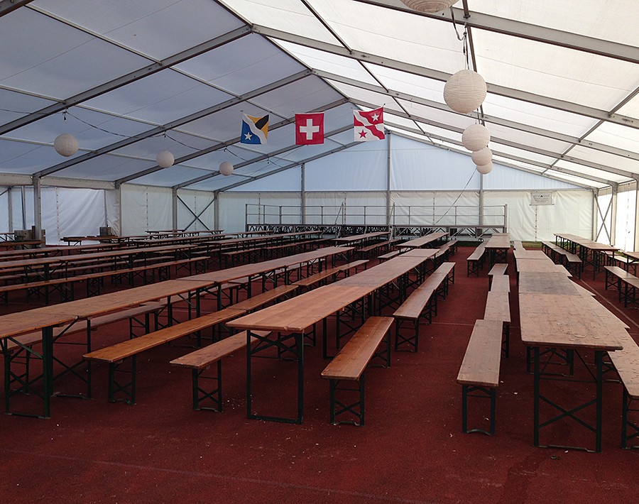 Festbankgarnituren